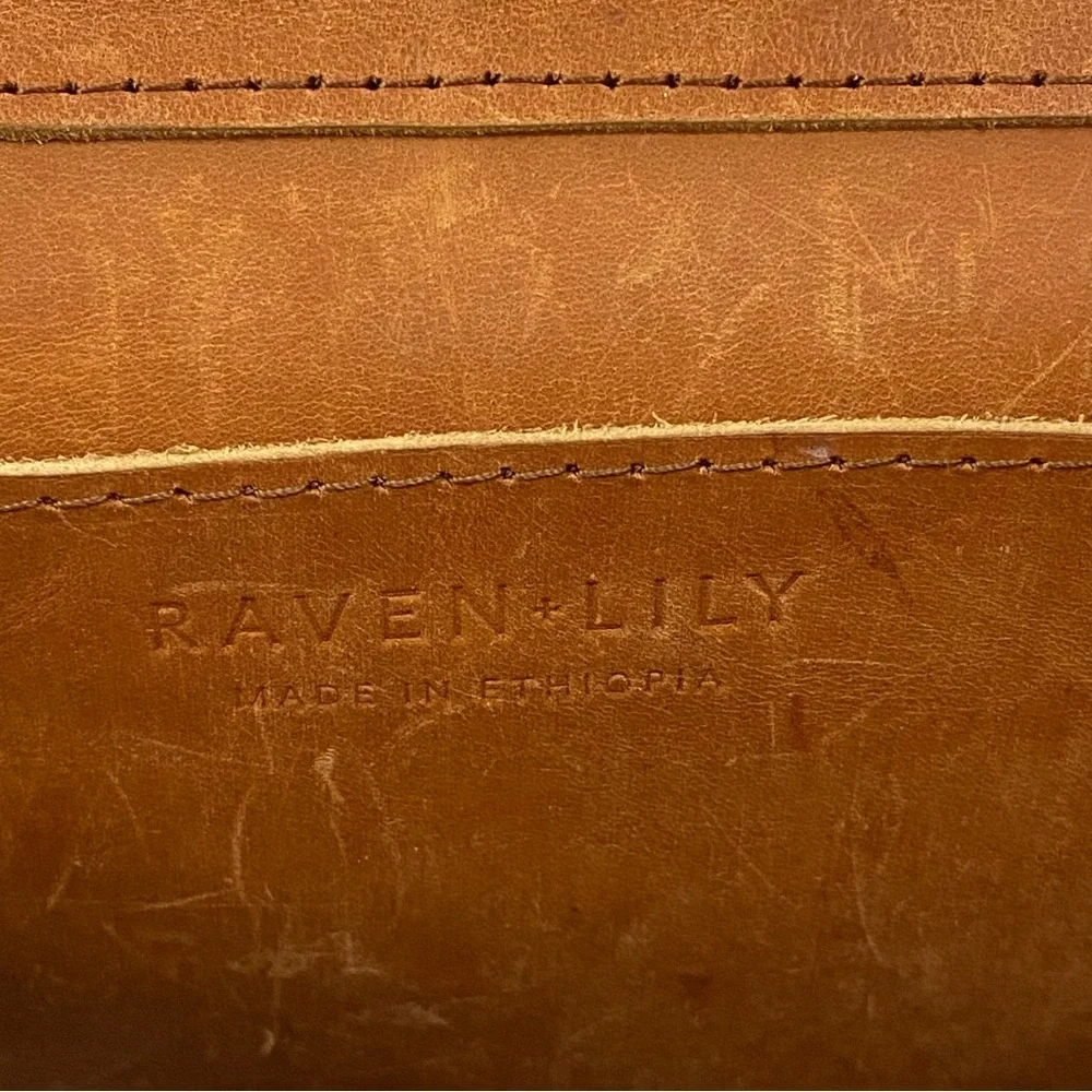 Raven + Lily Tan Leather Messenger Bag Cognac Crossbody Classic Weathered Boho